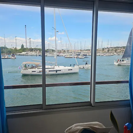 La Vue En Bleu. * Agde